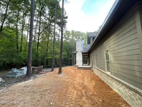 Exterior - 3 Hemlock Ct, Pinehurst, NC 28374 photo 6 of 10