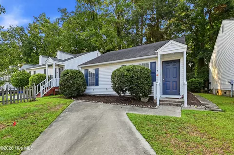 711 Varsity Dr, Wilmington, NC 28403