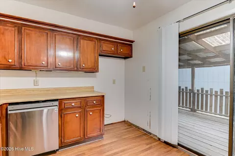 Kitchen - 846 Wimbledon Dr, Augusta, GA 30909 photo 3 of 5