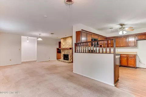 Living - 846 Wimbledon Dr, Augusta, GA 30909 photo 7 of 8