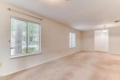 Living - 846 Wimbledon Dr, Augusta, GA 30909 photo 5 of 8