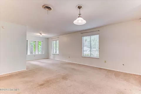 Living - 846 Wimbledon Dr, Augusta, GA 30909 photo 4 of 8