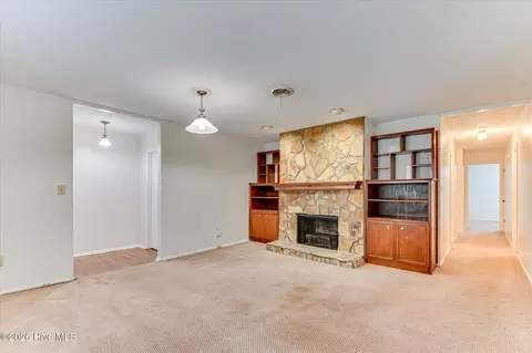Living - 846 Wimbledon Dr, Augusta, GA 30909 photo 2 of 8