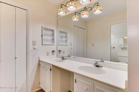 Bath - 846 Wimbledon Dr, Augusta, GA 30909 photo 1 of 4