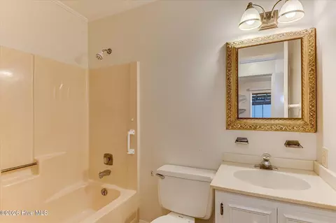 Bath - 846 Wimbledon Dr, Augusta, GA 30909 photo 4 of 4