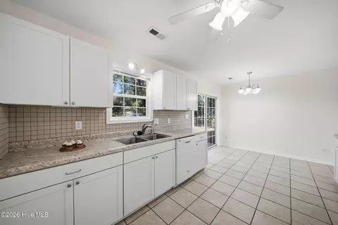 Kitchen - 700 Covington Ct, Hubert, NC 28539 photo 6 of 9