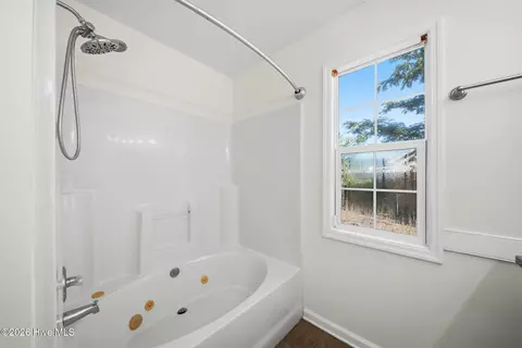 Bath - 700 Covington Ct, Hubert, NC 28539 photo 2 of 3