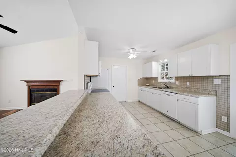 Kitchen - 700 Covington Ct, Hubert, NC 28539 photo 2 of 9