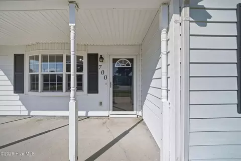Exterior - 700 Covington Ct, Hubert, NC 28539 photo 3 of 8