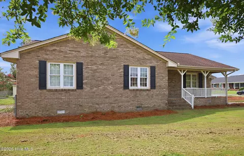 Exterior - 3809 Robin Rd, Ayden, NC 28513 photo 2 of 3