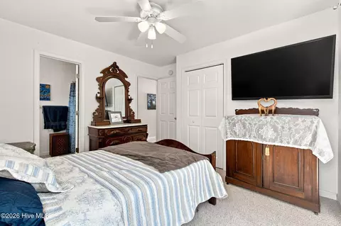Bedroom - 313 Sir Chandler Dr, Kill Devil Hills, NC 27948 photo 4 of 6