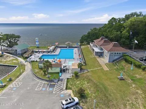 Exterior - 313 Sir Chandler Dr, Kill Devil Hills, NC 27948 photo 9 of 18