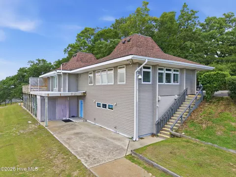 Exterior - 313 Sir Chandler Dr, Kill Devil Hills, NC 27948 photo 14 of 18