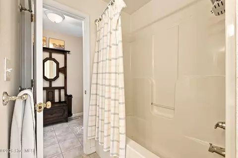 Bath - 313 Sir Chandler Dr, Kill Devil Hills, NC 27948 photo 5 of 5