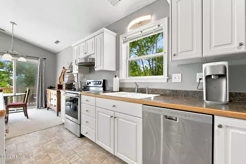 Kitchen - 313 Sir Chandler Dr, Kill Devil Hills, NC 27948 photo 2 of 5
