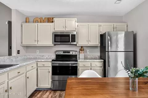 Kitchen - 409 E Volant St, Hubert, NC 28539 photo 3 of 3