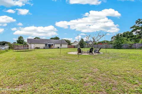 Exterior - 409 E Volant St, Hubert, NC 28539 photo 5 of 5