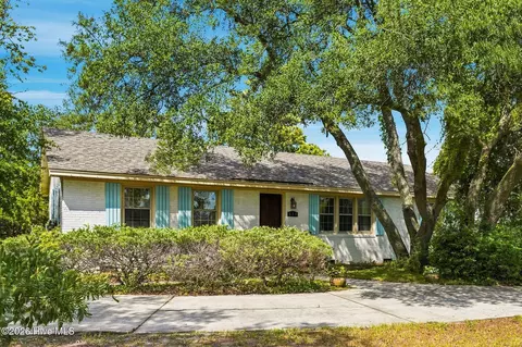 814 Cape Fear Blvd, Carolina Beach, NC 28428