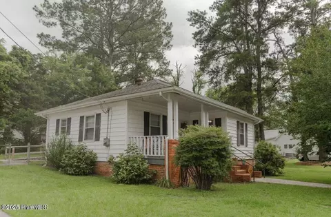 107 4th St, Cordova, NC 28330