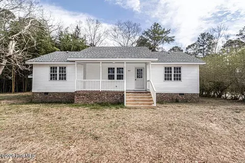 402 Main St, Speed, NC 27881