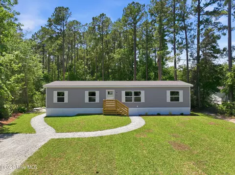207 Sherwood Rd, Jacksonville, NC 28540