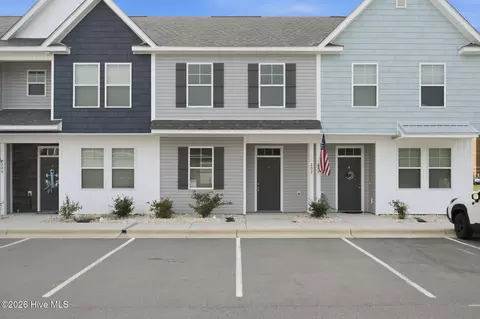 202 Sandy Cove Ln, Sneads Ferry, NC 28460