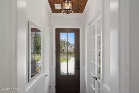 Entry Way - 208 E Winding Way, Wallace, NC 28466 photo 1 of 8