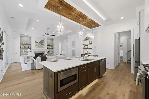Kitchen - 208 E Winding Way, Wallace, NC 28466 photo 3 of 4