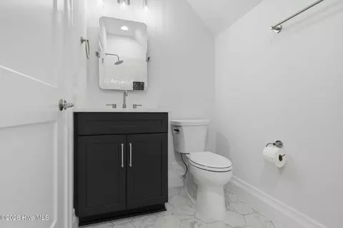 Bath - 208 E Winding Way, Wallace, NC 28466 photo 7 of 8