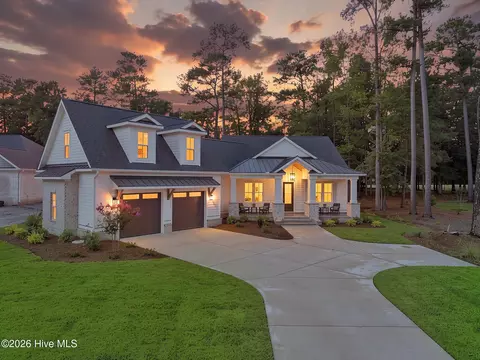 Exterior - 208 E Winding Way, Wallace, NC 28466 photo 2 of 10