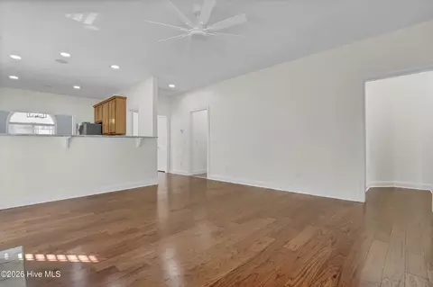 Living - 103 Kiskadee Ct, Hampstead, NC 28443 photo 1 of 2