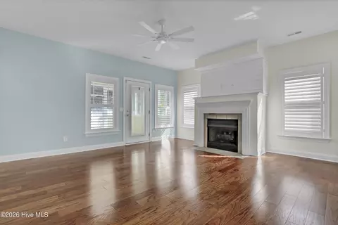 Living - 103 Kiskadee Ct, Hampstead, NC 28443 photo 2 of 2