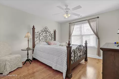Bedroom - 103 Kiskadee Ct, Hampstead, NC 28443 photo 3 of 6