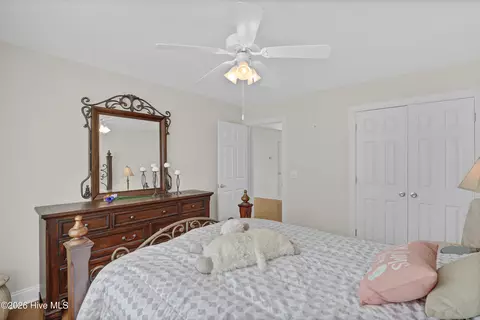 Bedroom - 103 Kiskadee Ct, Hampstead, NC 28443 photo 4 of 6