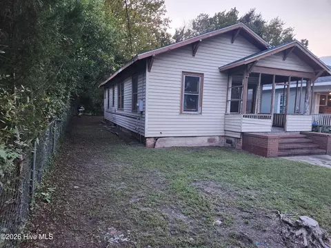 207 N 12th St, Wilmington, NC 28401