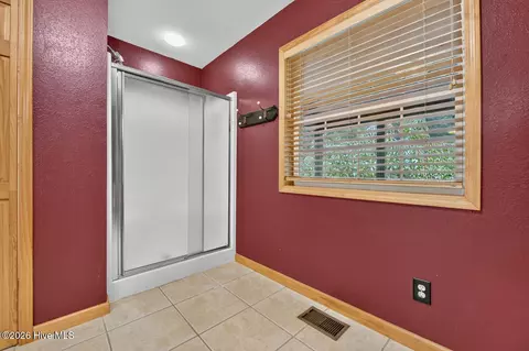 Bath - 648 Posey Pl, Murphy, NC 28906 photo 3 of 5