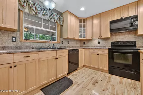 Kitchen - 648 Posey Pl, Murphy, NC 28906 photo 5 of 5