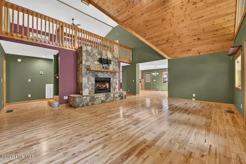 Living - 648 Posey Pl, Murphy, NC 28906 photo 3 of 5