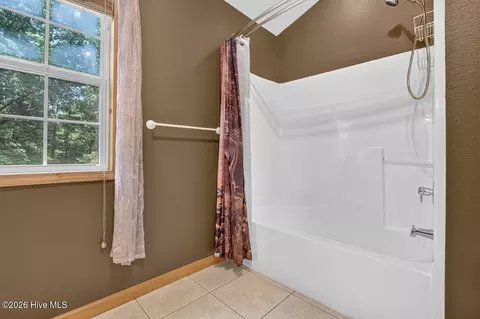 Bath - 648 Posey Pl, Murphy, NC 28906 photo 5 of 5