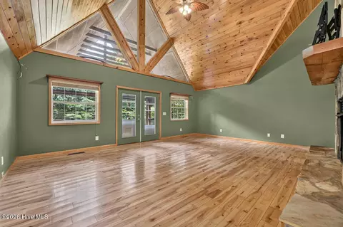 Living - 648 Posey Pl, Murphy, NC 28906 photo 1 of 5