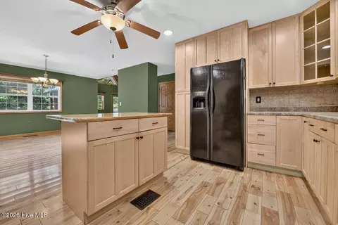 Kitchen - 648 Posey Pl, Murphy, NC 28906 photo 4 of 5
