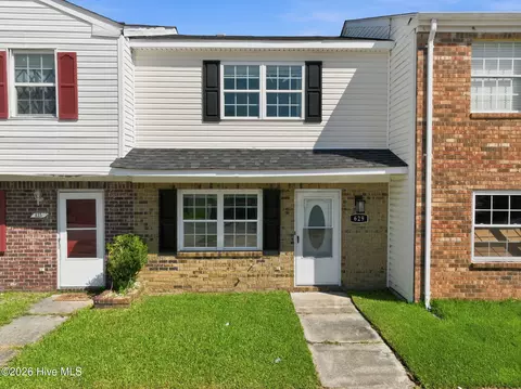 629 Myrtlewood Cir, Jacksonville, NC 28546
