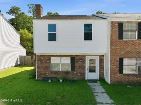 208 Myrtlewood Cir, Jacksonville, NC 28546