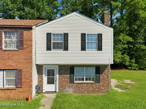 400 Myrtlewood Cir, Jacksonville, NC 28546