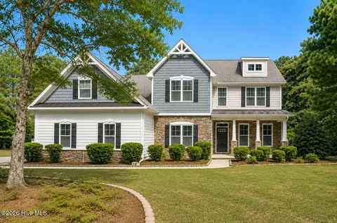 225 Mimosa Dr, Sneads Ferry, NC 28460