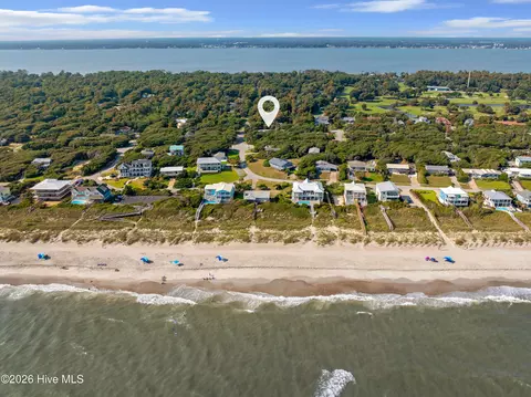 104 Juniper Rd, Pine Knoll Shores, NC 28512