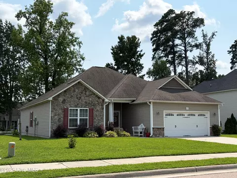 297 Copper Creek Dr, Winterville, NC 28590