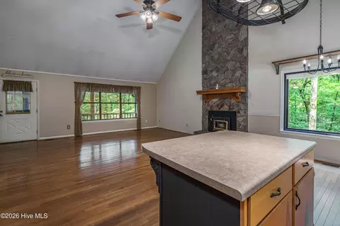 Living - 1054 Dickey Rd, Murphy, NC 28906 photo 1 of 3