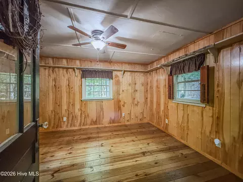 Bedroom - 1054 Dickey Rd, Murphy, NC 28906 photo 6 of 6