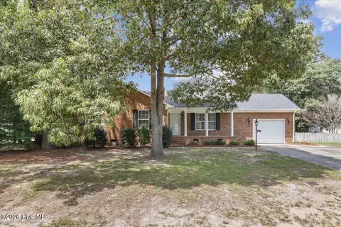 2495 Stratford Dr, La Grange, NC 28551